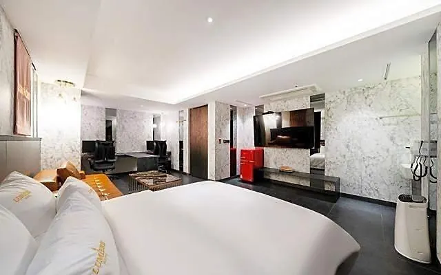 Hotel Yeoksam Lumiere 2*