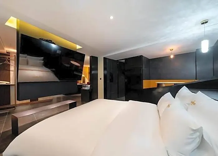 Yeoksam Lumiere Hotel
